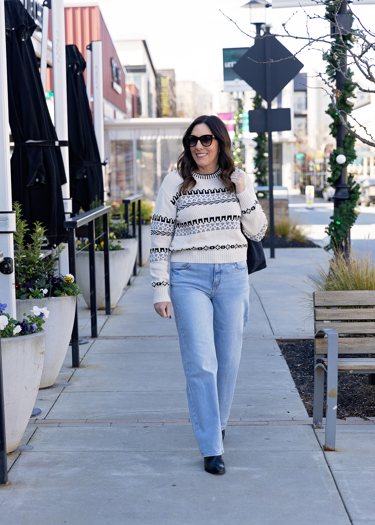 What Footwear to Put on with Straight-Leg Denims This Fall & Winter