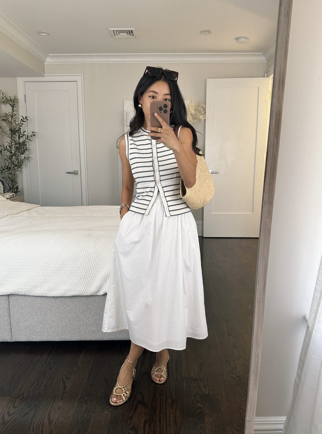 5 methods to fashion essentially the most traditional summer season Skirt
