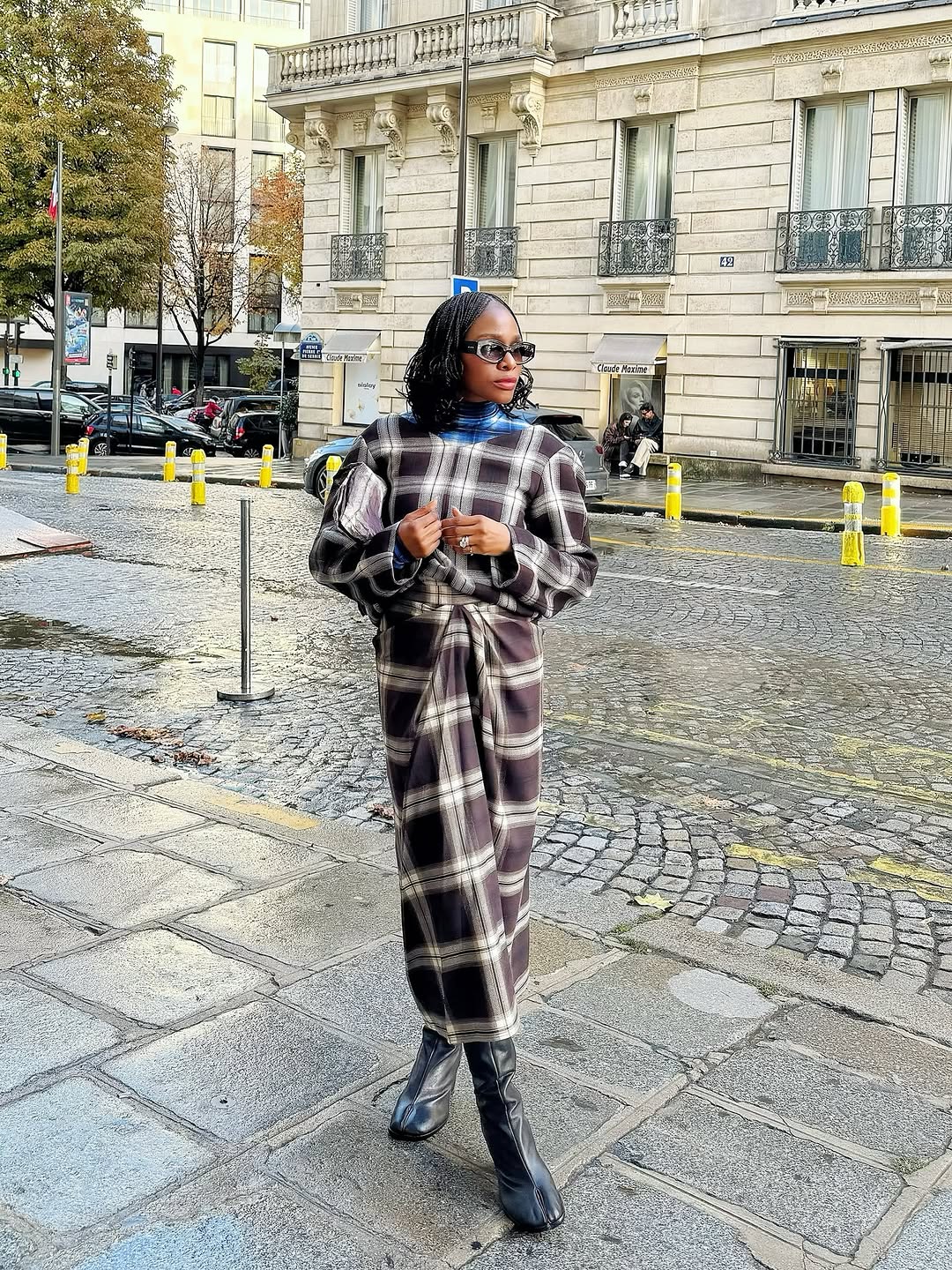 If You Need to Look Stylish and Wealthy This Winter, Make Certain You Personal This Non-Denim Pant Development