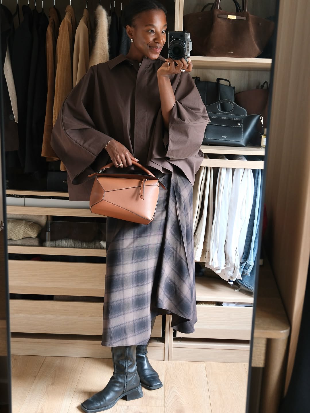 If You Need to Look Stylish and Wealthy This Winter, Make Certain You Personal This Non-Denim Pant Development